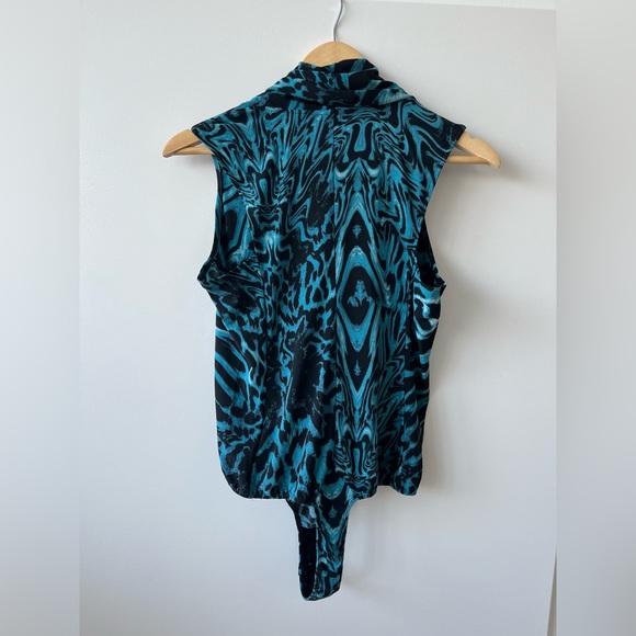 Guess By Marciano - Black and Blue Sleeveless Draped Bodysuit - Picture 2 of 2